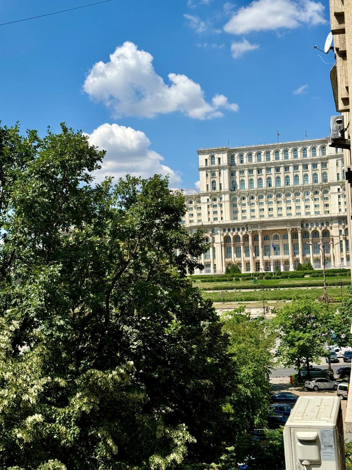 Top Location - Contemporary Parliament View - 2Br Bucharest Exterior photo